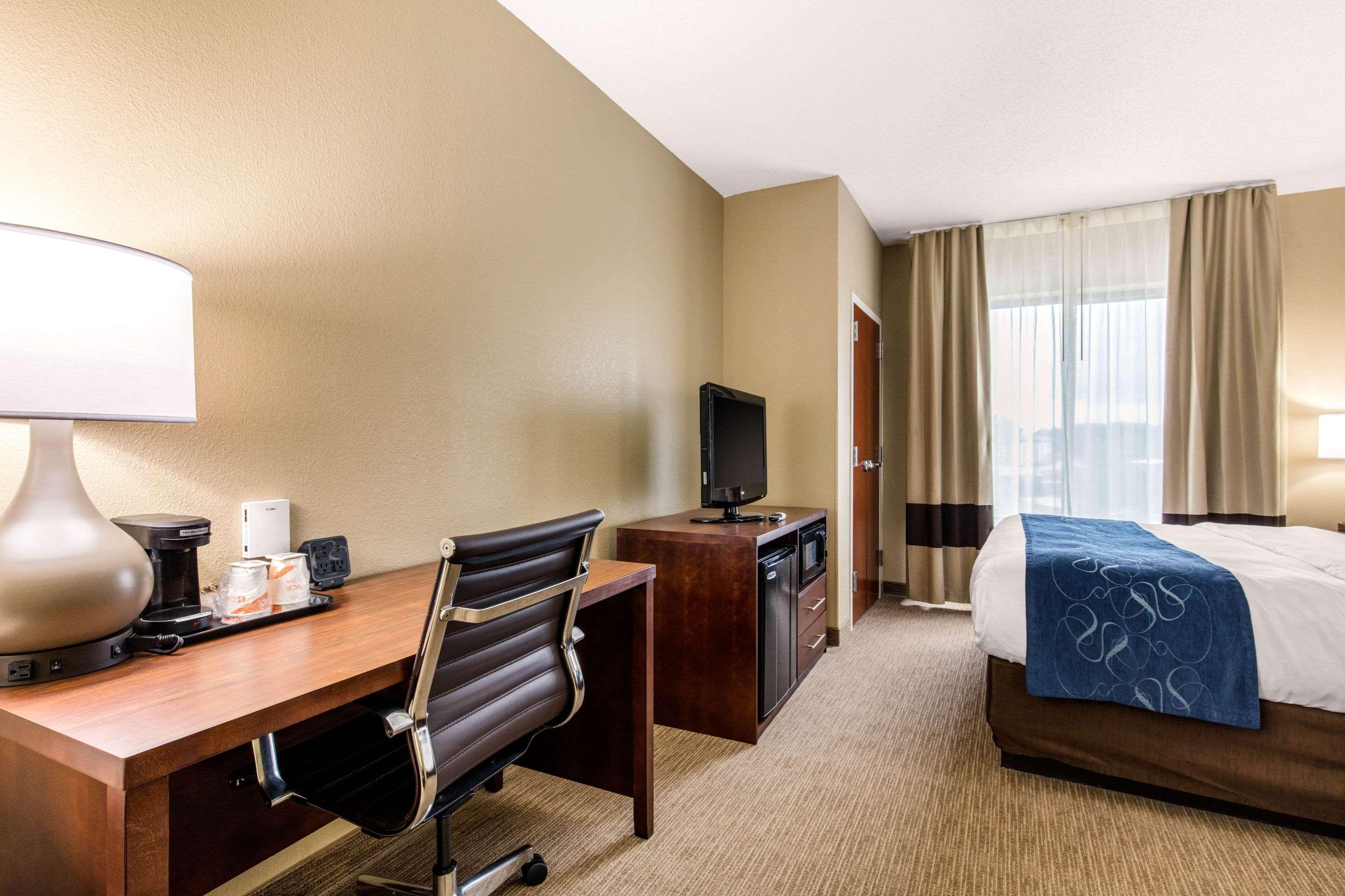 Comfort Suites Manchester Eksteriør bilde