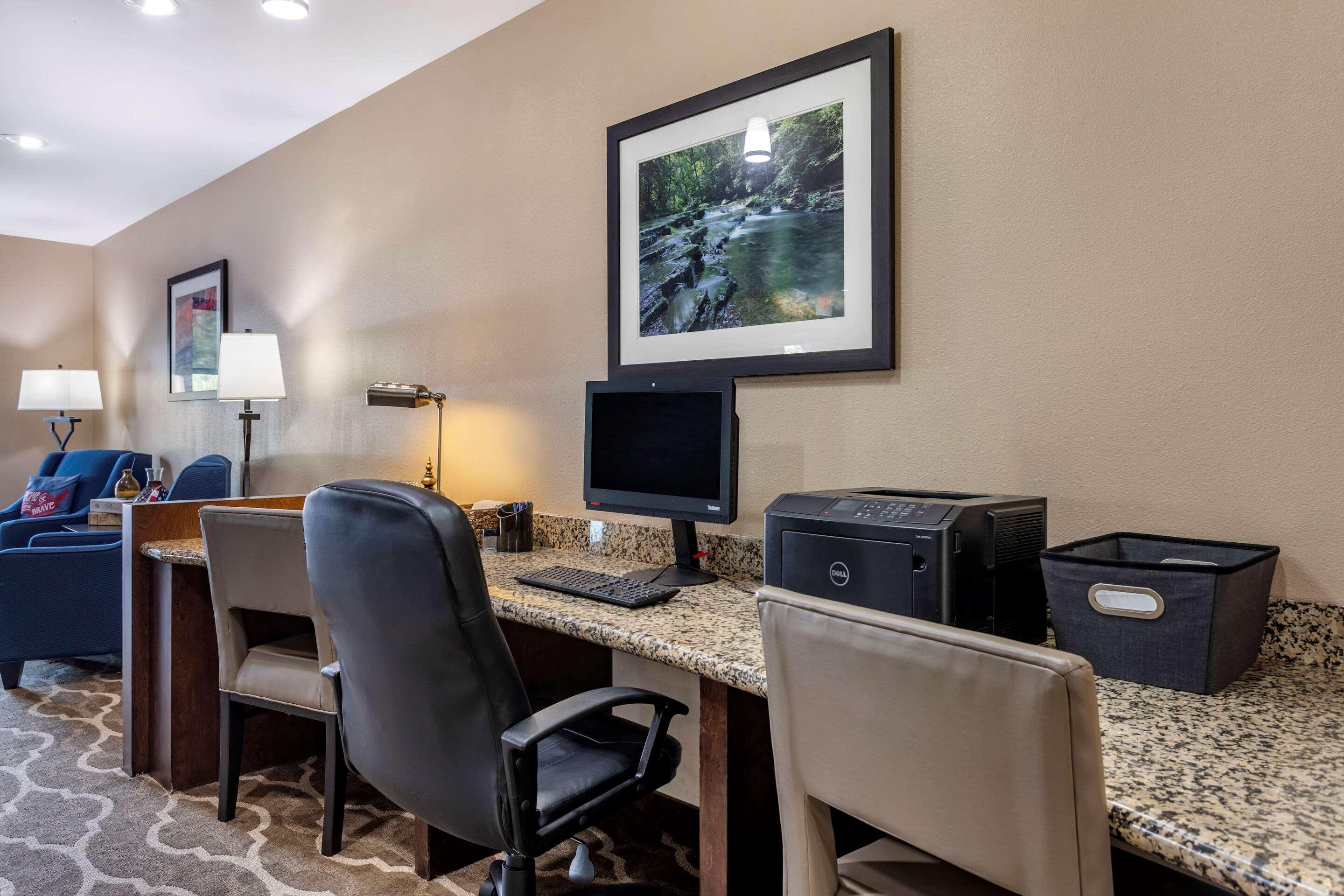 Comfort Suites Manchester Eksteriør bilde