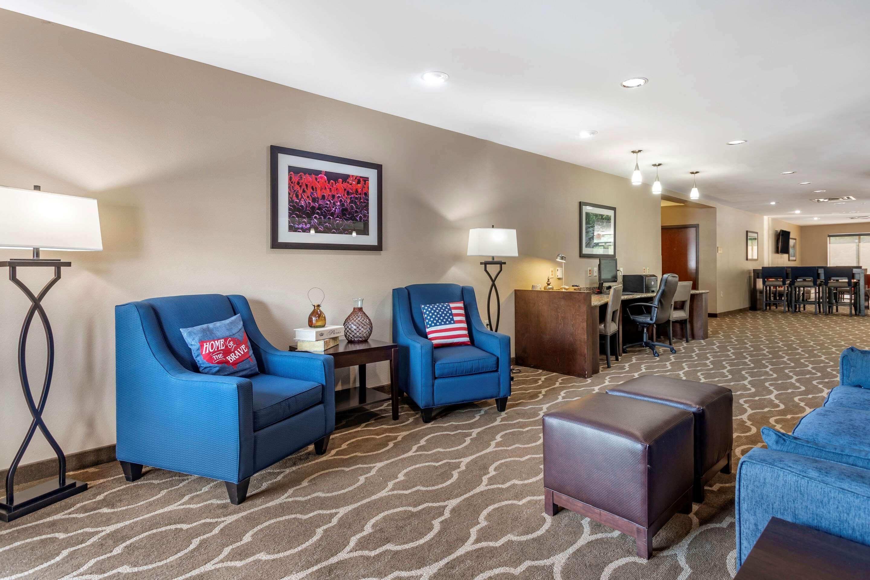 Comfort Suites Manchester Eksteriør bilde